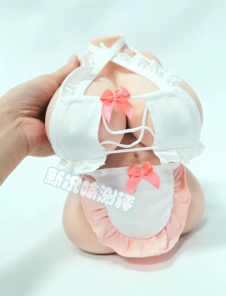小巧精致的“硅胶”小小半身，却带着不同寻常写实大雷！琉璃温肉—甜心侍应生测评