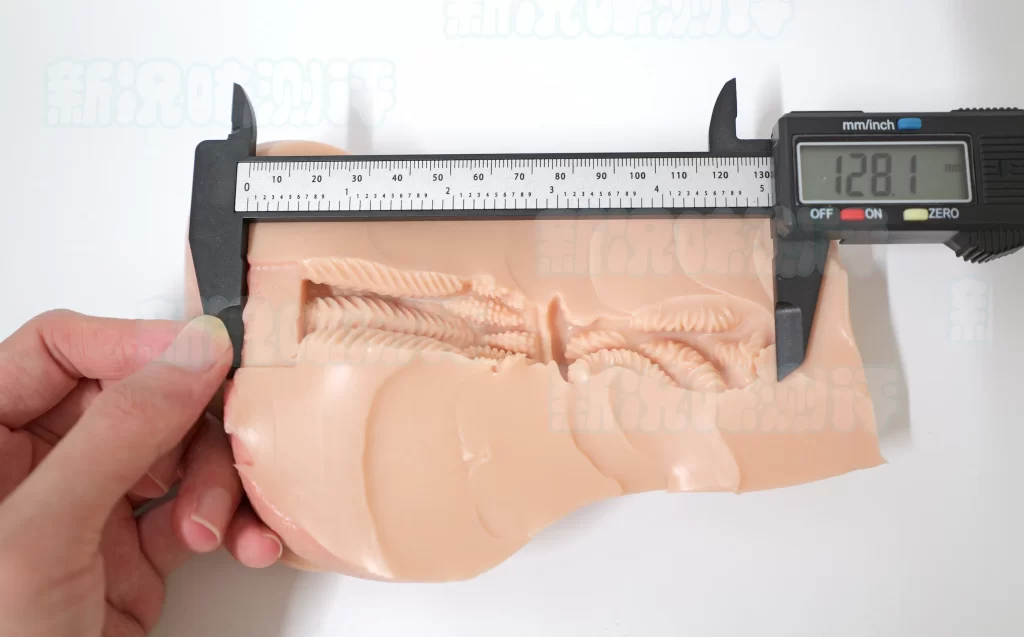 来自硅胶材质的月牙天冲！说真的对牛牛来说有点刺激了，彼之良—Uair03测评