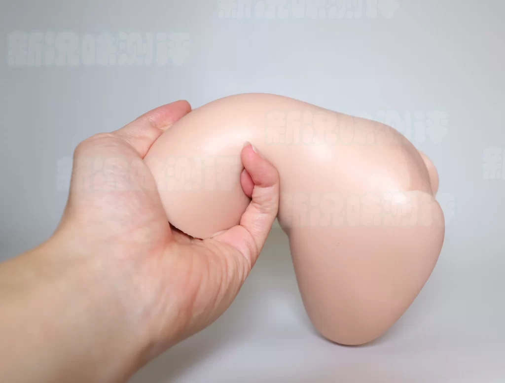 来自硅胶材质的月牙天冲！说真的对牛牛来说有点刺激了，彼之良—Uair03测评