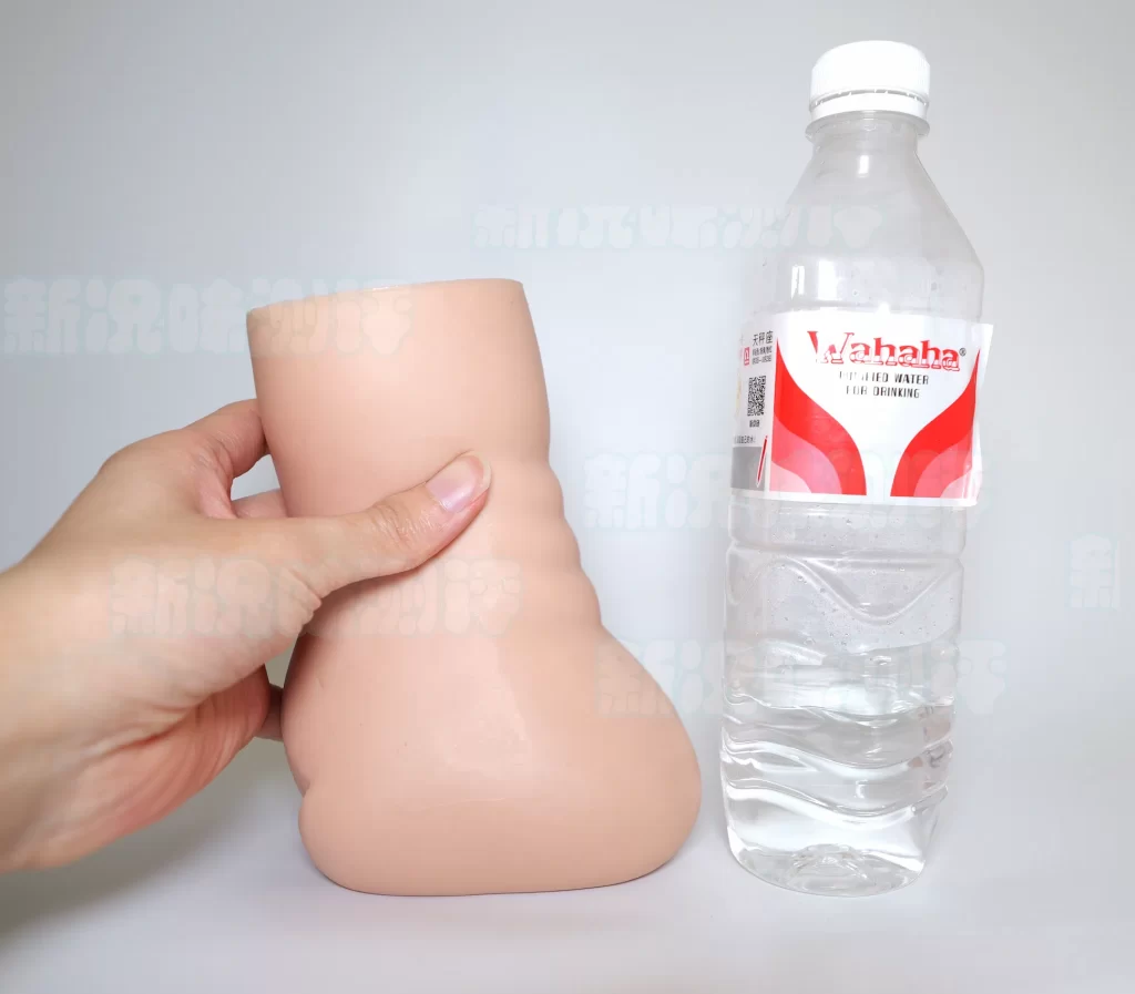 来自硅胶材质的月牙天冲！说真的对牛牛来说有点刺激了，彼之良—Uair03测评