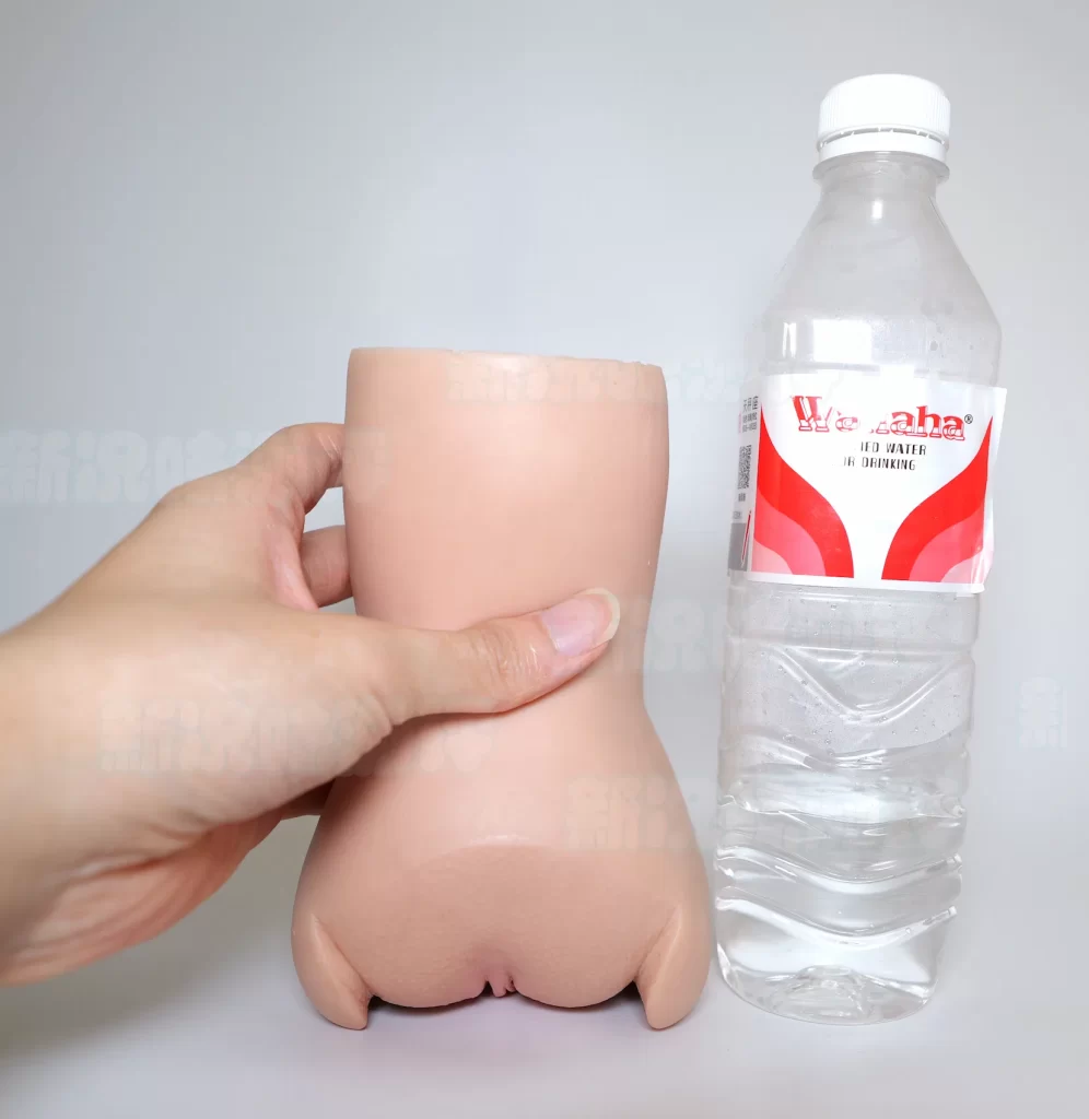 来自硅胶材质的月牙天冲！说真的对牛牛来说有点刺激了，彼之良—Uair03测评