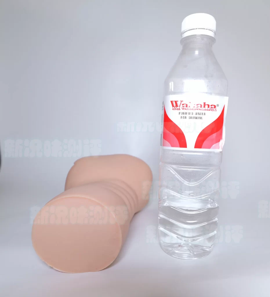 来自硅胶材质的月牙天冲！说真的对牛牛来说有点刺激了，彼之良—Uair03测评