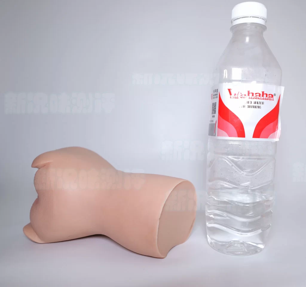 来自硅胶材质的月牙天冲！说真的对牛牛来说有点刺激了，彼之良—Uair03测评