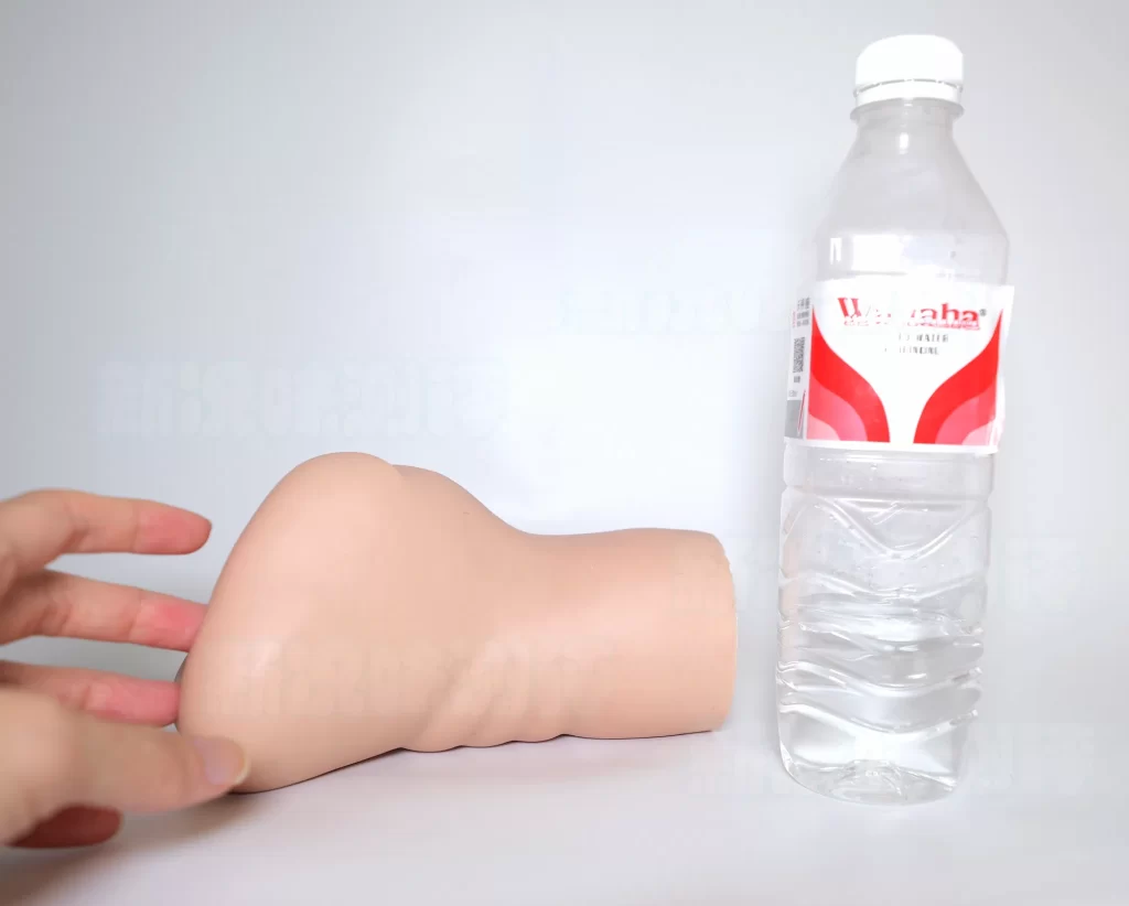 来自硅胶材质的月牙天冲！说真的对牛牛来说有点刺激了，彼之良—Uair03测评