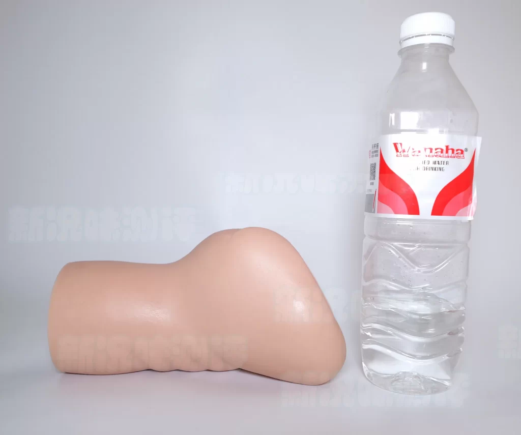 来自硅胶材质的月牙天冲！说真的对牛牛来说有点刺激了，彼之良—Uair03测评