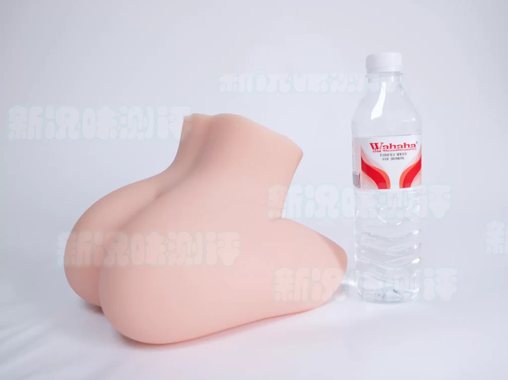 主打骑乘姿势的长腿小臀，实际用起来确实翘屁股厚乳更舒适？TMT—骑乘之臀测评