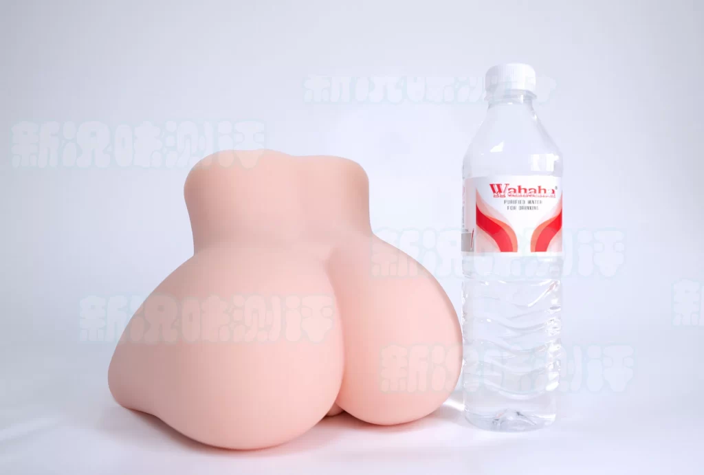 主打骑乘姿势的长腿小臀，实际用起来确实翘屁股厚乳更舒适？TMT—骑乘之臀测评